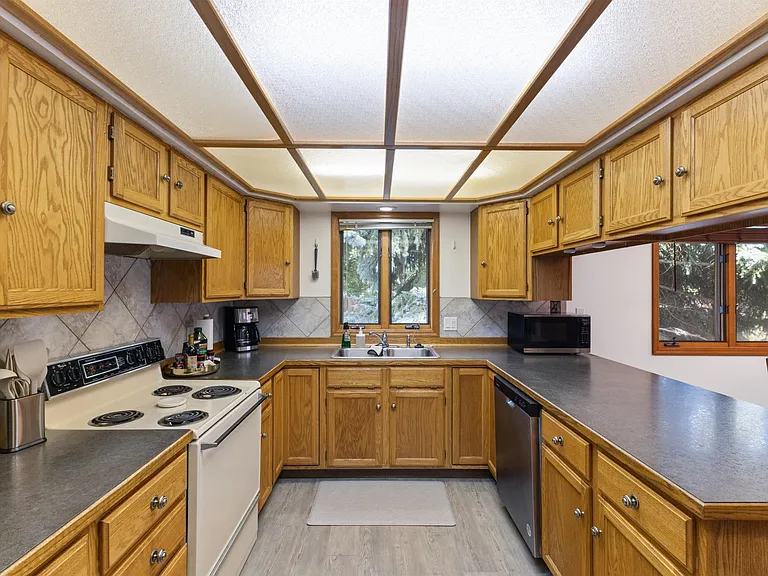 1711 W Koch St — Photo 16