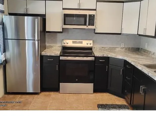 1614 25th St #1614, Sarasota, FL 34234