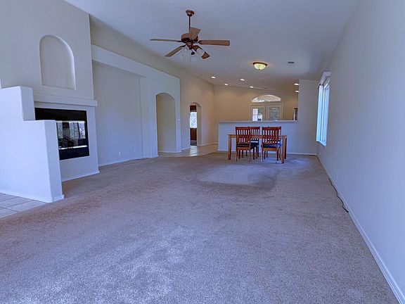 4th image of 8211 Santa Clarita St NE
