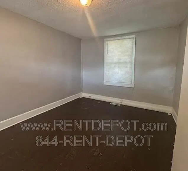 801-805 Hess Ave — Photo 2