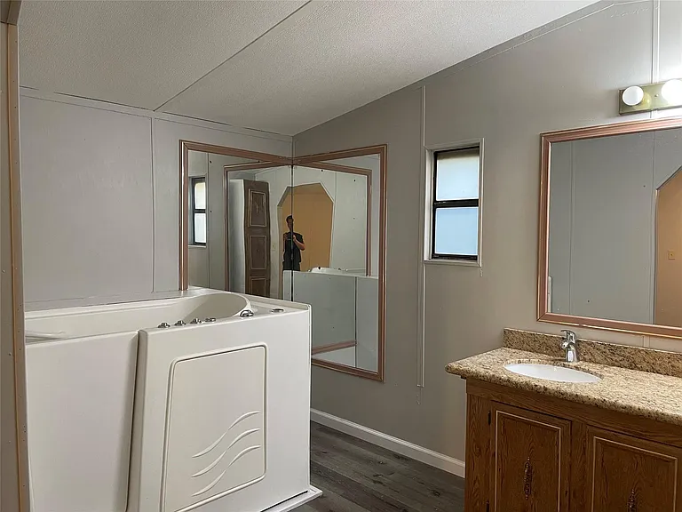 228 Hambrick Rd — Photo 14