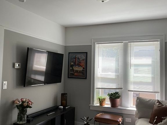 BRIGHT SUN FILLED LIVING ROOM