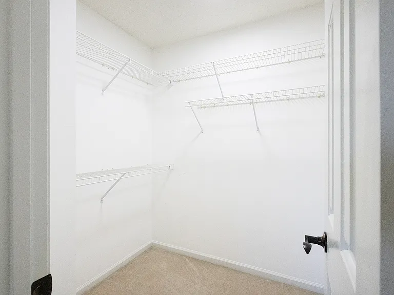 1355 Lake Dr — Photo 20