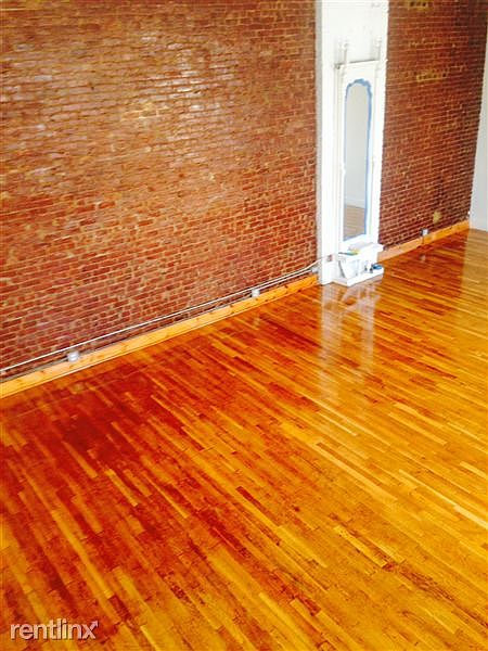 1089 Broadway-Livingroom4