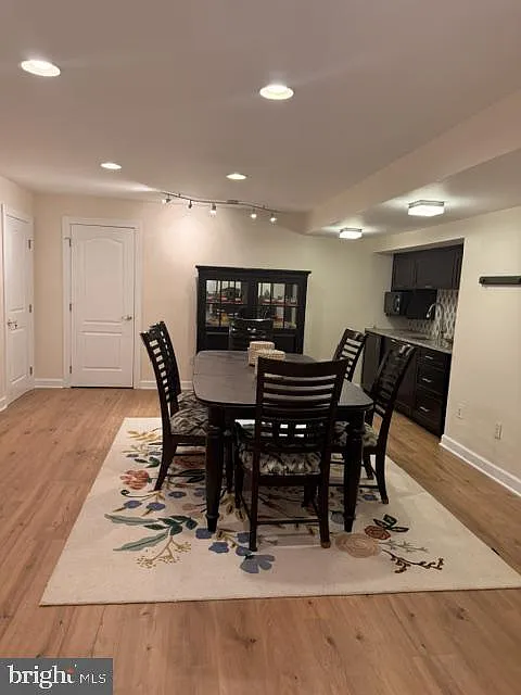 1 bed, 1.0 bath, 5790 sqft, $1,250 — Photo 3