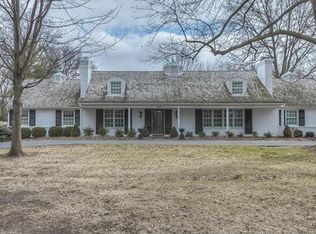 9641 Lee Blvd, Leawood, KS 66206