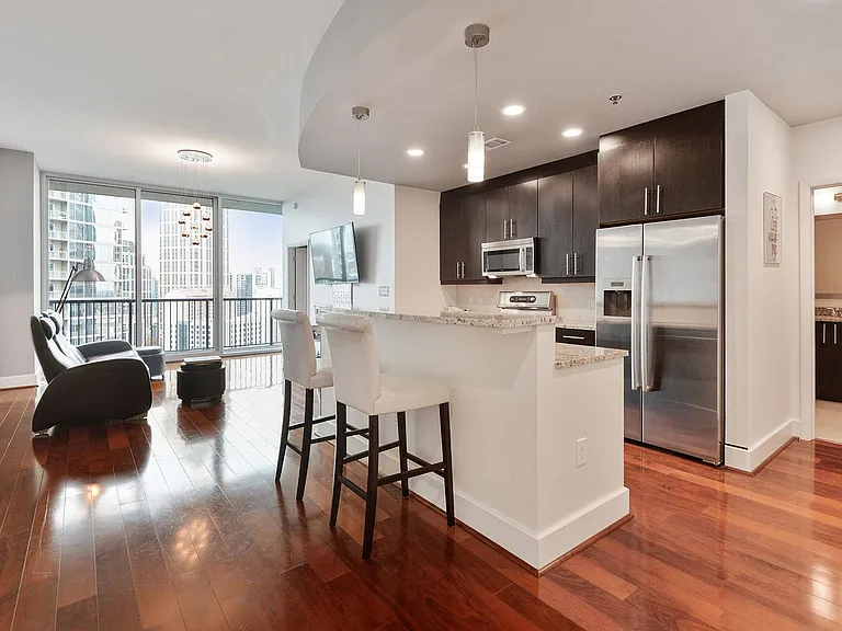 1080 Peachtree St NE #1415FURNISHED — Photo 4