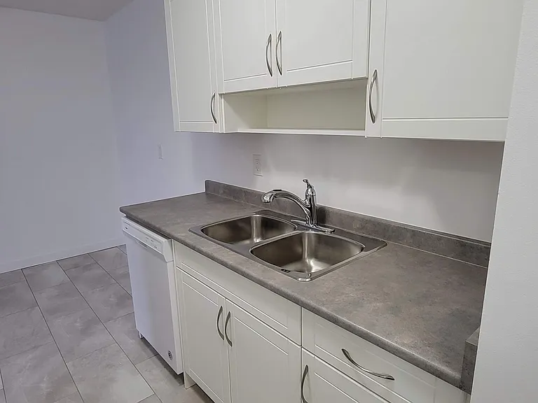 3055 North Rd #106 — Photo 6