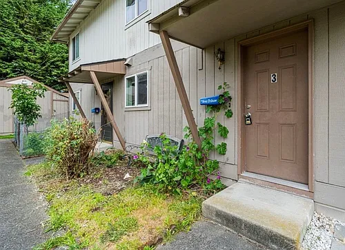 4827 S 56th St #3 Photo 1 4827 S 56th St #3 Photo 1