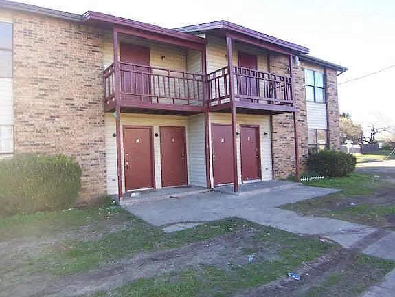 1401 Pryor Pl — Photo 1