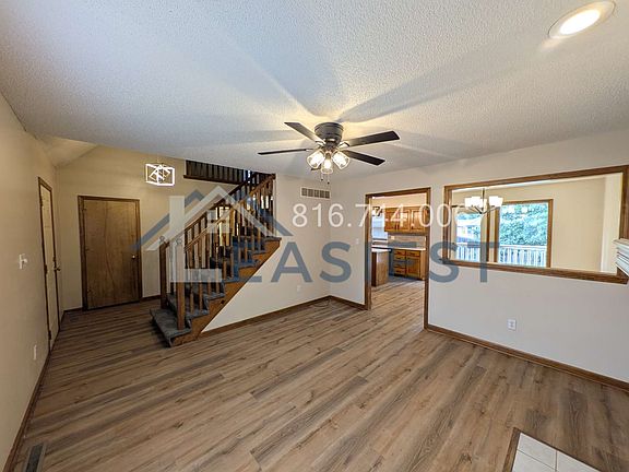 2nd image of 1906 NW Harbor Ct