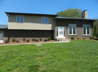 1479 S Peace Haven Rd, Clemmons, NC 27012