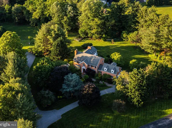 9 Alterwood Ln, Owings Mills, MD 21117