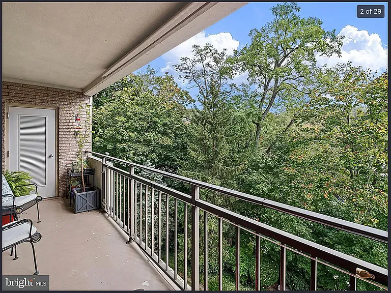 2302 Riddle Ave #303 — Photo 6