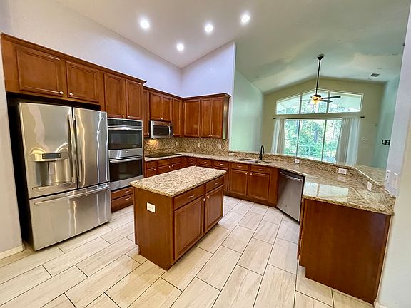4th image of 27152 Fern Glade Ct