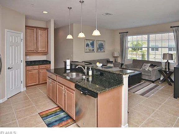 4th image of 23420 Alamanda Dr Unit 201