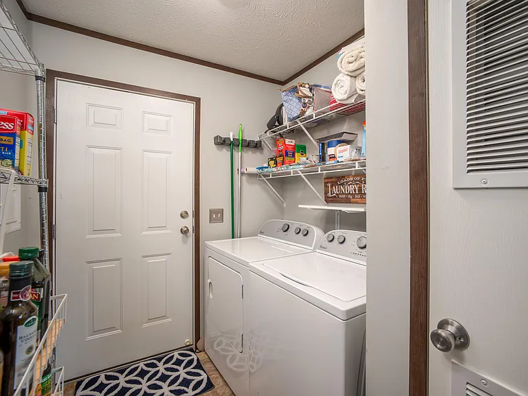 183 Flicker St — Photo 10