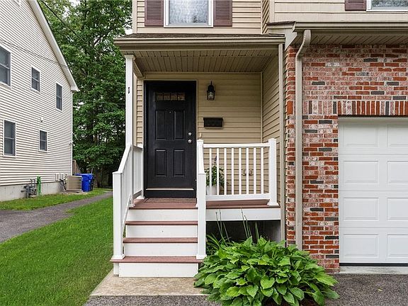 2nd image of 13 Lynn Ave E