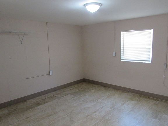 4th image of 2420 Franklin St #6