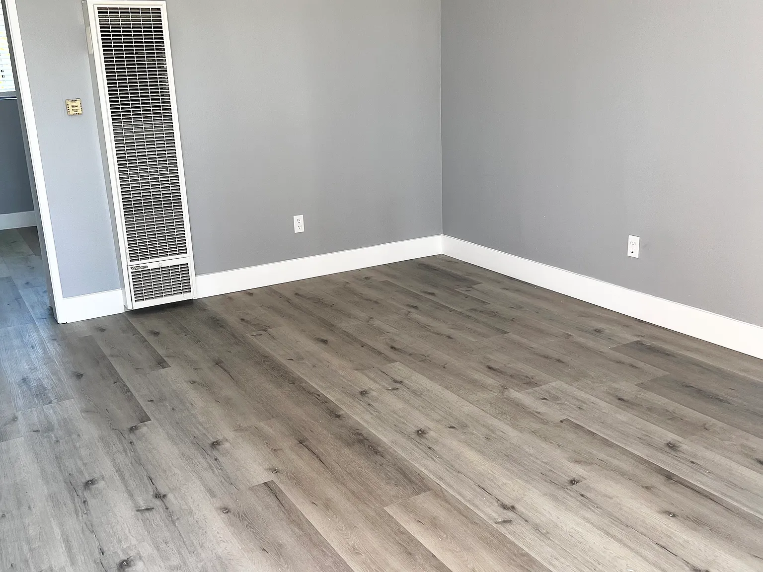 792 W Sepulveda St — Photo 2
