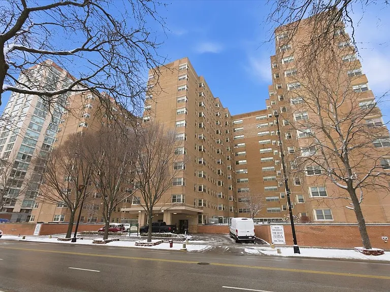 5631 N Sheridan Rd #S1101 — Photo 10