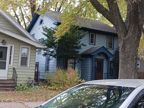 3rd image of 760 Magnolia Ave E