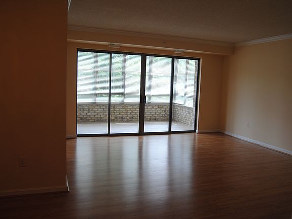 5th image of 19370 Magnolia Grove Sq Unit 103