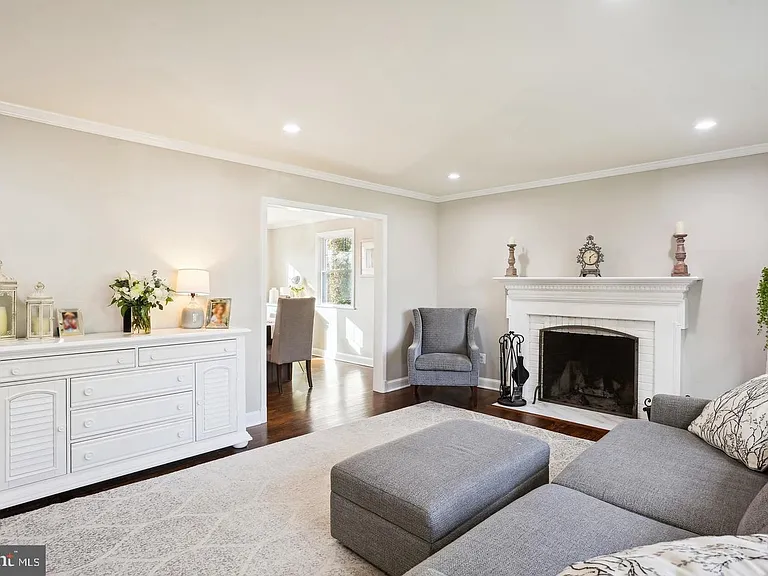 7832 Fulbright Ct — Photo 10
