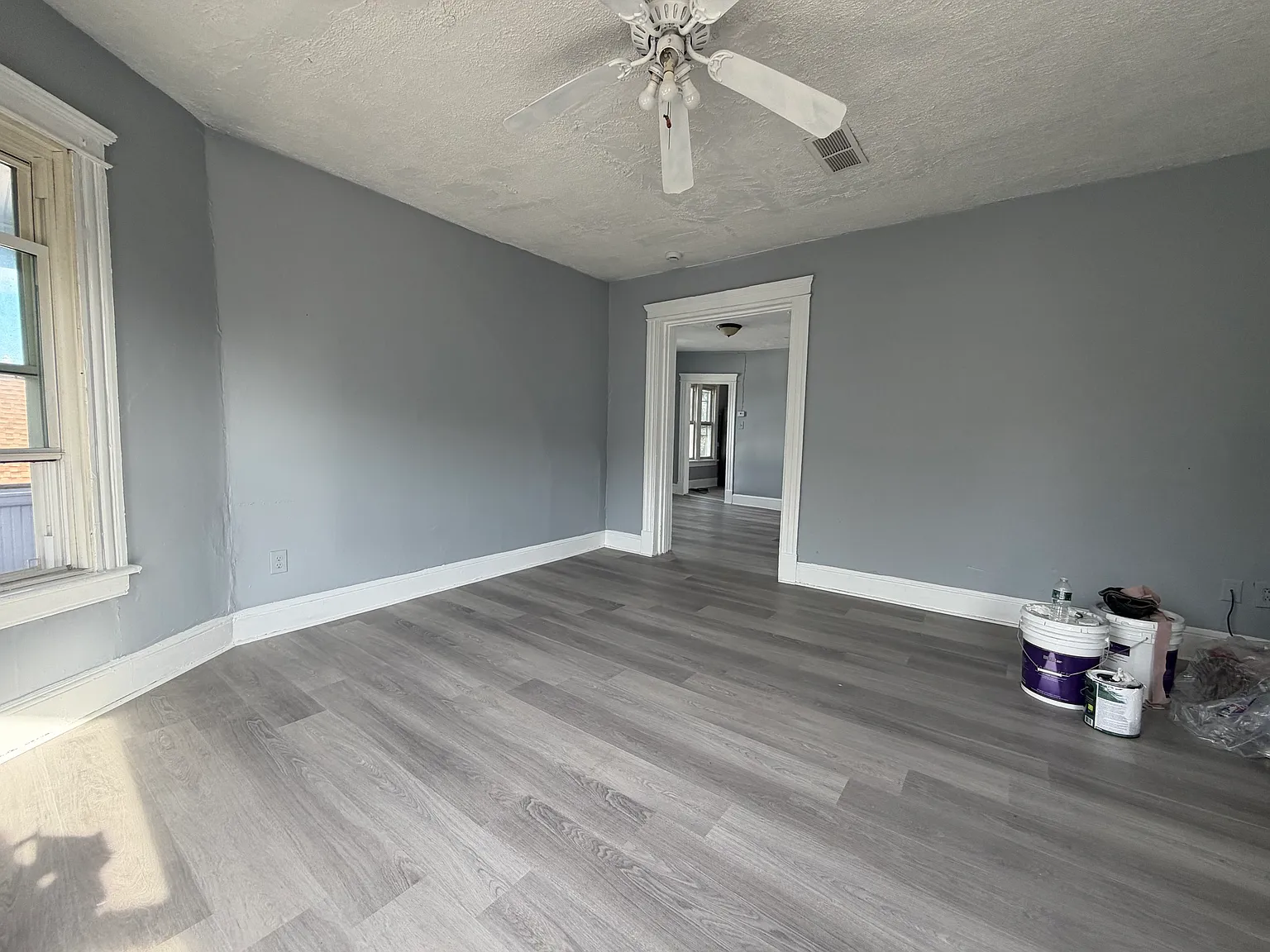 3 bed, 1100 sqft, $1,550 — Photo 3