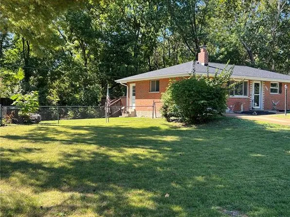 4120 Rain Ridge Dr, Saint Louis, MO 63125