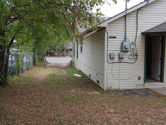 5th image of 3109 N Elm St