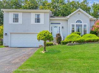 41 Heritage Dr, Howell, NJ 07731