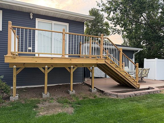 3rd image of 1220 Bluegrass Ln