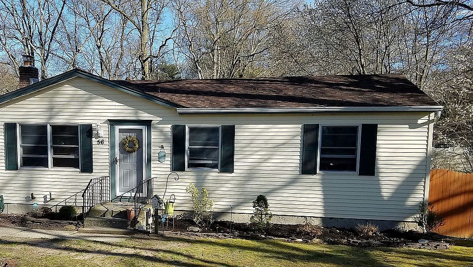 1st image of 56 Ronkonkoma Dr