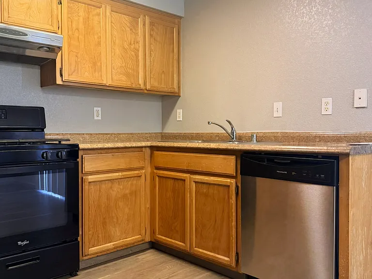 520 Saint Teresa Ct — Photo 6