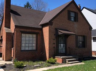 1010 Englewood Rd, Cleveland Heights, OH 44121