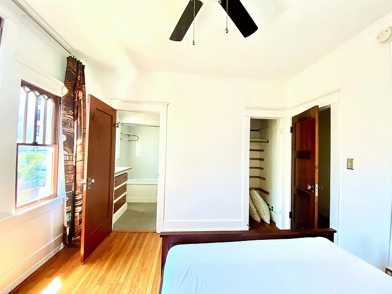 361 S Berendo St — Photo 12