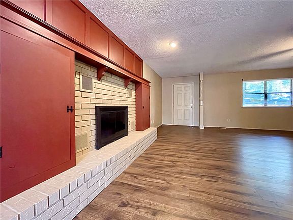 4th image of 107 Sunset Dr
