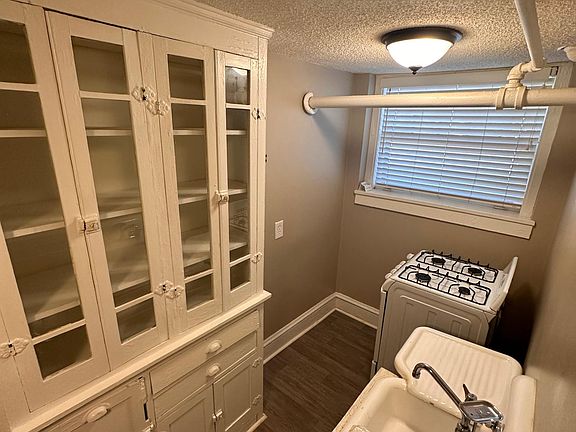 5th image of 1604 Charles Ave #14A