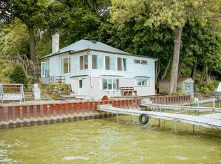 42731 N Woodbine Ave, Antioch, IL 60002