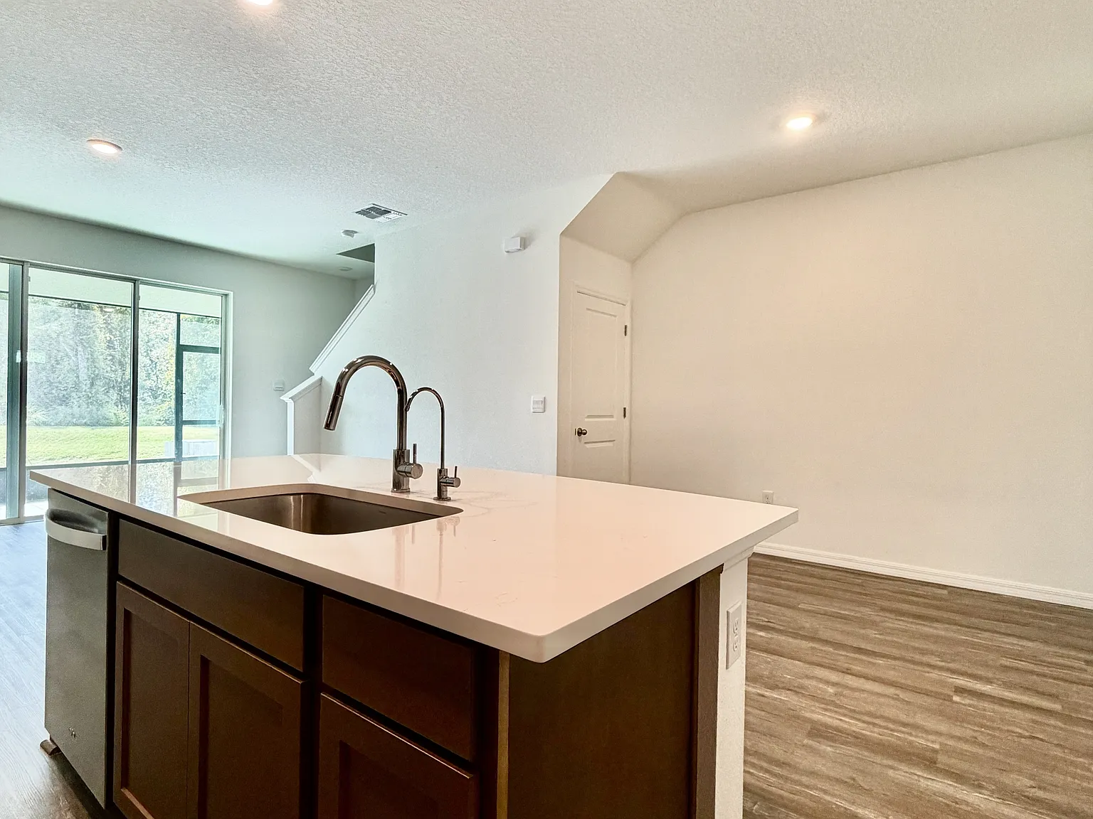 Velvet Apricot Drive 11407 - 1 — Photo 4