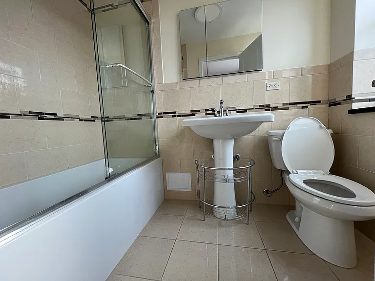 4552 N Clark Street — Photo 13