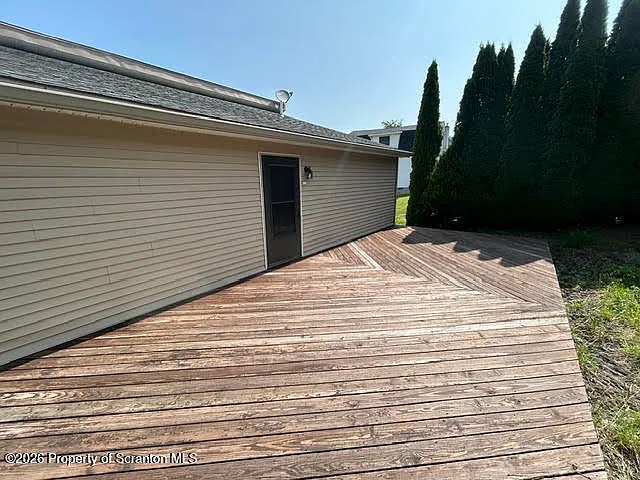 126 Evergreen Ln — Photo 4
