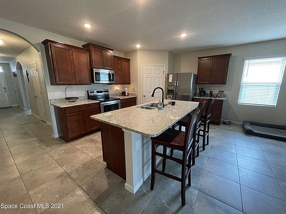 3rd image of 359 Forest Trace Cir