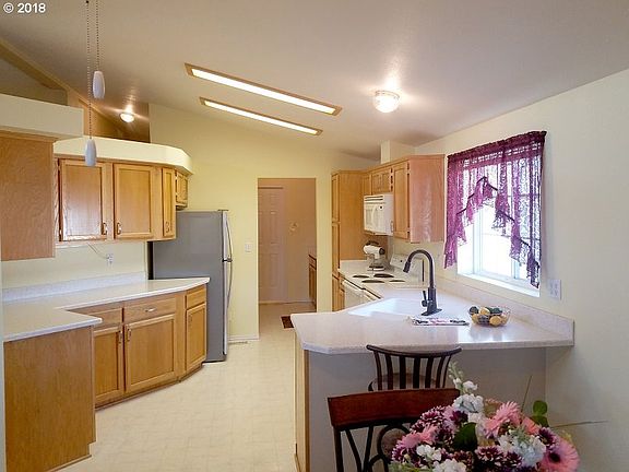 3rd image of 16500 SE 1st St Unit 111