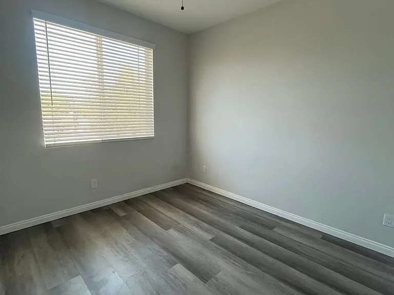 9223 Cypress Ave — Photo 8