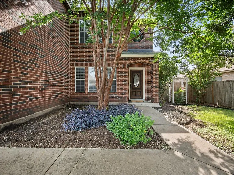 308 Sunny Brook Dr — Photo 3