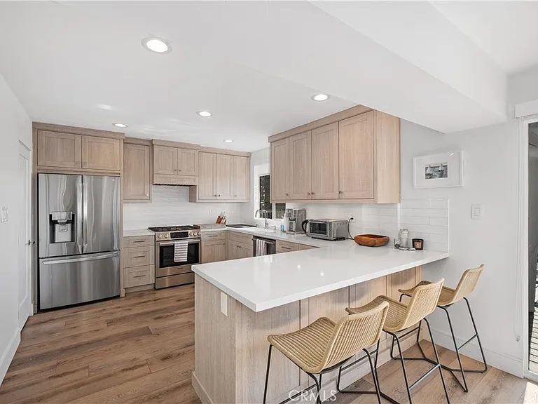 404 Loma Ter #C — Photo 4