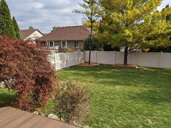5th image of 7680 Maple Dr