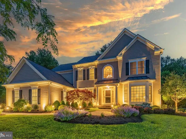 135 Magnolia Dr, Phoenixville, PA 19460